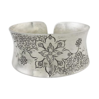 Sterling silver cuff bracelet, 'Thai Flower' - Floral Sterling Silver Cuff Bracelet from Thailand