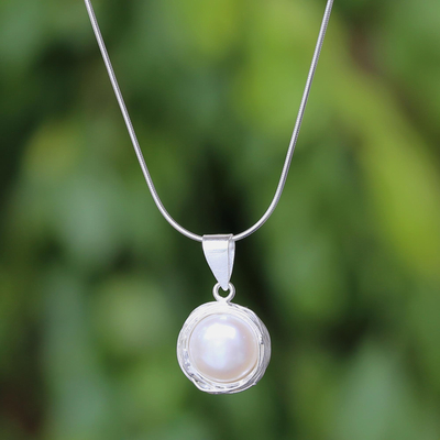 Cultured pearl pendant necklace, 'Pearl Radiance' - Cultured Pearl Pendant Necklace from Thailand