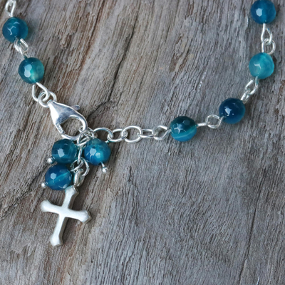 Blue agate beaded bracelet, 'Cross by the Sea' - Blue Agate Cross Bracelet from Thailand