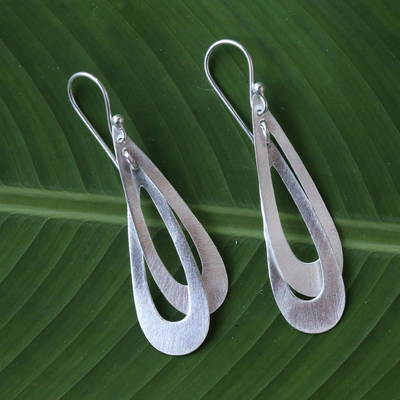 Pendientes colgantes de plata de ley - Aretes tailandeses contemporáneos hechos a mano en plata esterlina