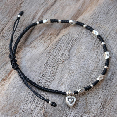 Silberperlenarmband 'Inner Heart' - Thailändisches Perlen-Armband aus Karen-Silber mit Herz-Anhänger