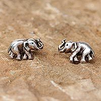 Pendientes de botón de plata de ley - Pendientes de botón de elefante de plata hechos a mano de Tailandia