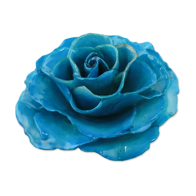 Natürliche Rosenbrosche - Kunsthandwerklich gefertigte natürliche Rosenbrosche in Azurblau aus Thailand