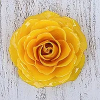 Broche de rosa natural, 'Rosy Mood in Yellow' - Broche de rosa natural artesanal en amarillo de Tailandia