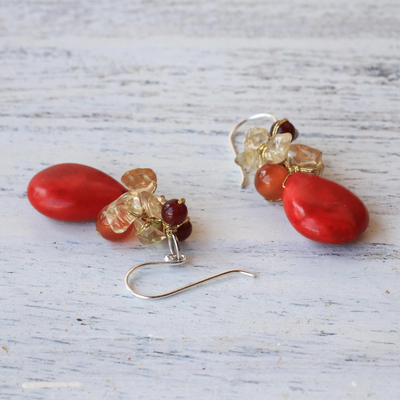 Ohrhänger mit mehreren Edelsteinen - Ohrhänger aus rotem Calcit mit mehreren Edelsteinen aus Thailand