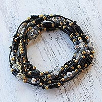 Wickelarmband mit Perlen, „Night Party“ – Schwarzes Wickelarmband mit Perlen aus Thailand