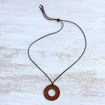Halskette mit Karneol-Anhänger - Karneol- und Lederanhänger-Halskette aus Thailand