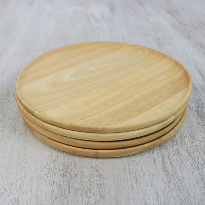 Platos de madera, (juego de 4) - Cuatro platos redondos de madera de caucho hechos a mano de Tailandia