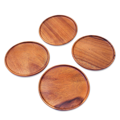 Holzplatten, 'Natural Dark Discs' (4er-Satz) - Vier handgefertigte dunkle Raintree-Holzplatten aus Thailand