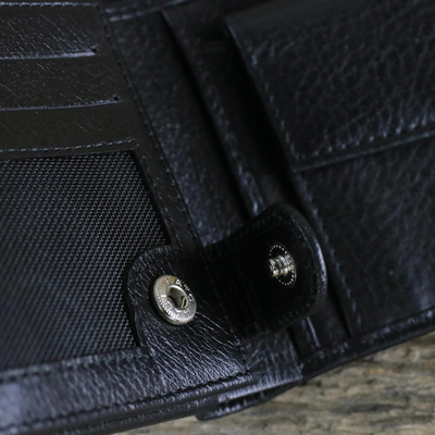 Men's leather wallet, 'Classic in Jet Black' - Fair Trade Men's Classic Bifold Leather Wallet in Black