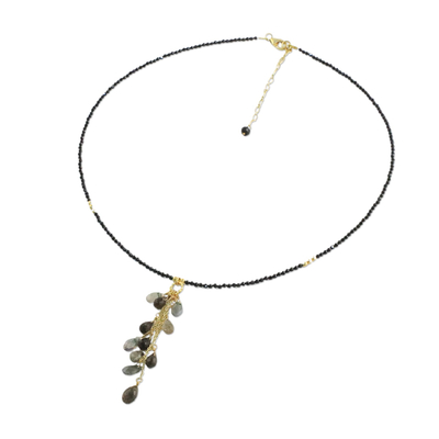Halskette mit Anhänger aus mehreren Edelsteinen - Halskette mit Perlenanhänger aus mehreren Edelsteinen aus Thailand