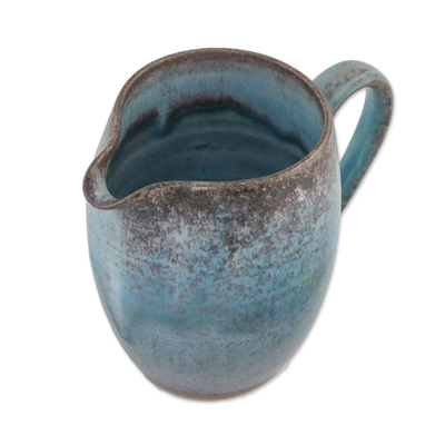 Keramischer Sahnekrug, 'Vintage-Erfrischung'. - Handgemachter blauer Keramikcremekrug aus Thailand