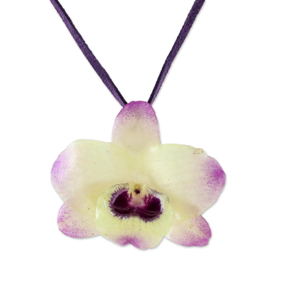 collar con colgante de flor natural - Collar con colgante de orquídea de color amarillo pálido y morado recubierto de resina
