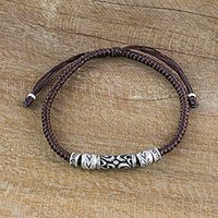 Silberperlen-Kordelarmband, „Ancient Aura“ – thailändisches handgefertigtes Espresso-Kordelarmband aus Silberperlen