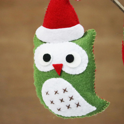 Filz-Weihnachtsschmuck, „Wise Young Owls“ (3er-Set) - Filz-Eulen-Weihnachtsornamente im 3er-Set aus Thailand