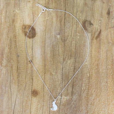 Halskette mit Anhänger aus Sterlingsilber - Kunsthandwerklich gefertigte silberne Katzenhalskette mit gebürsteter Oberfläche