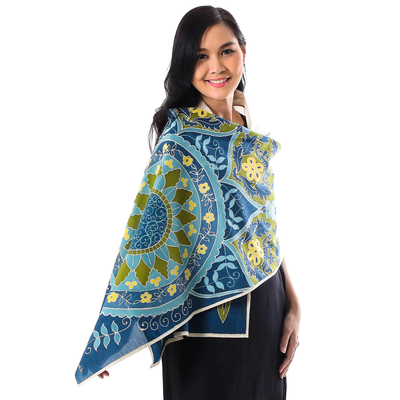 Batikschal aus Baumwolle - Handgefärbter Batik-Baumwollschal in Blau- und Grüntönen