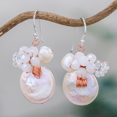 Aretes colgantes de perlas cultivadas - Aretes colgantes de perlas cultivadas y vidrio de Tailandia