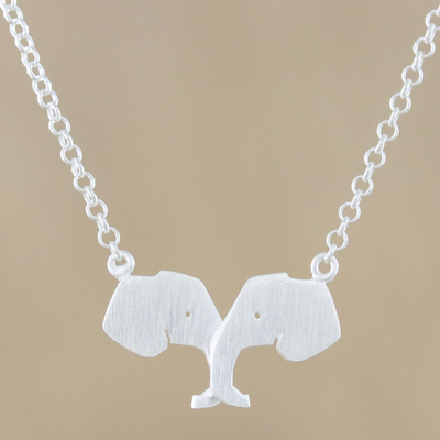 Collar colgante de plata esterlina - Collar con tema de amor de elefante de plata esterlina de Tailandia