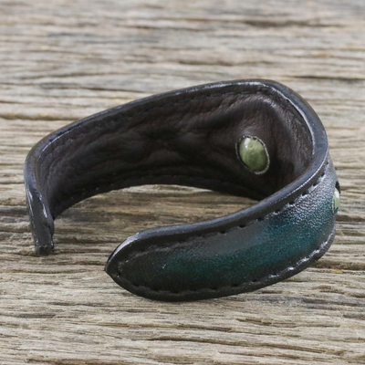 Agate cuff bracelet, 'Green Moss Power' - Green Agate and Leather Cuff Bracelet