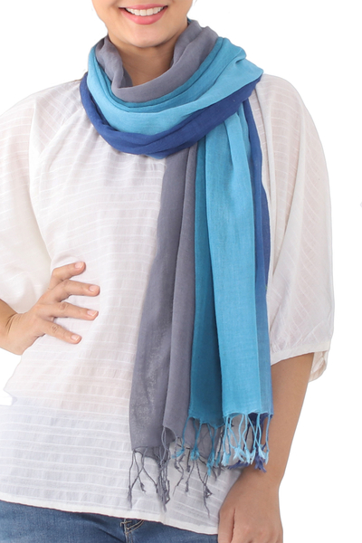 Pañuelos de algodón, (par) - Bufandas de algodón azul con flecos tejidos a mano de Tailandia (par)