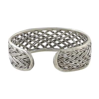 Manschettenarmband aus Sterlingsilber, 'Silbergeflecht' - Handgefertigtes Manschettenarmband aus Sterlingsilber aus Thailand