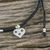 Silbernes Perlenarmband mit Kordelanhänger - Herzarmband aus 950er-Silber im Hill-Tribe-Stil mit schwarzem Kordel