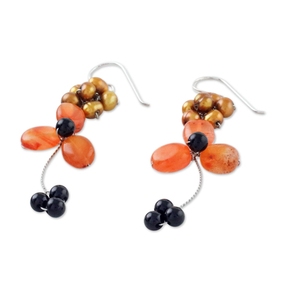 Karneol- und Zuchtperlen-Baumelohrringe, 'Herbsttage - Ohrringe mit Karneol und goldener Zuchtperle