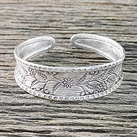 Sterling silver cuff bracelet, 'New Bloom' - Handmade 925 Sterling Silver Floral Cuff Bracelet Thailand