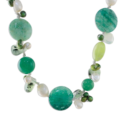 Perlenkette mit mehreren Edelsteinen - Handgefertigte Halskette aus Quarz-Zuchtperlen