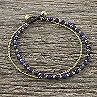 Fußkettchen aus Lapislazuli-Perlen, „Ringing Beauty“ – Fußkettchen aus Lapislazuli und Messingperlen aus Thailand