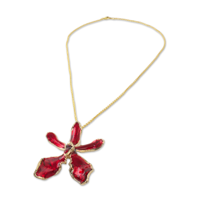 Halskette mit natürlichem Orchideenanhänger und Goldakzent - Vergoldete natürliche Orchideen-Anhänger-Halskette aus Thailand