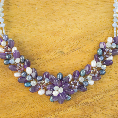 Perlenkette aus Amethyst und Zuchtperlen 'Elegant Flora' - Halskette mit Amethyst und gezüchteten Perlen aus Thailand