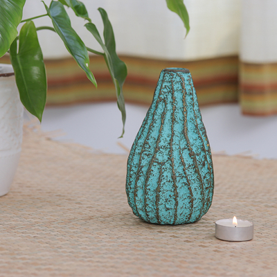 Dekorative Vase aus recyceltem Papier - Dekorative Vase aus recyceltem Papier mit Wellenmotiv aus Thailand