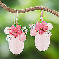 Pendientes colgantes con cuentas de cuarzo, 'Blossom Blush' - Pendientes colgantes con cuentas de cuarzo rosa hechos a mano de Tailandia