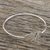 Pulsera esclava de plata de ley - Brazalete Rígido de Plata Esterlina con Colgante Oval Martillado