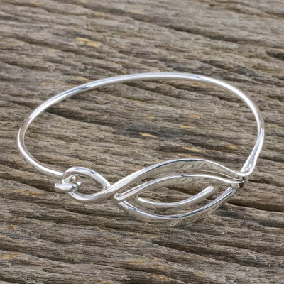 Sterling Silver Wire Bangle Bracelet With Eye Pendant Graceful Sterling Silver Wire Bangle Bracelet With Eye Pendant Graceful
