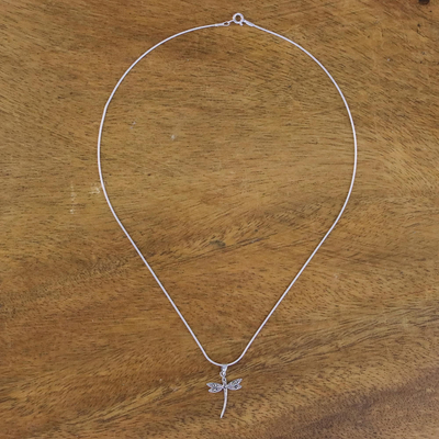 Anhänger-Halskette aus Sterlingsilber, 'Summende Libelle'. - Handgefertigte Schlangenkette aus 925er Sterling Silber Libelle