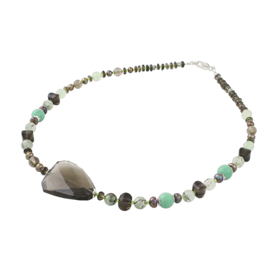 Halskette mit Perlenanhänger und mehreren Edelsteinen - Perlenkette mit mehreren Edelsteinen, handgefertigt in Thailand