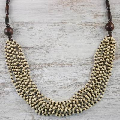 Holzperlen-Halskette, 'Rising Summer Elfenbein'. - Handgefertigte kleine Perlenkette aus Buchsbaum-Elfenbein