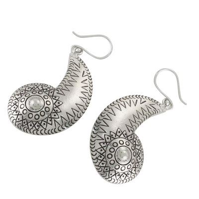 Silberne Ohrhänger, „Karen Nautilus“ – Spiralförmige Karen-Silberohrringe aus Thailand