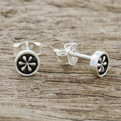 Sterling silver stud earrings, 'Daisy Circles' - Petite Floral Sterling Silver Stud Earrings from Thailand