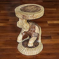 Taburete de madera, 'Hello Elephant' - Taburete de elefante de madera Raintree elaborado en Tailandia