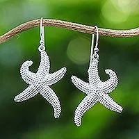 Pendientes colgantes de plata de ley, 'Dancing Starfish' - Pendientes colgantes de estrella de mar de plata de ley de Tailandia