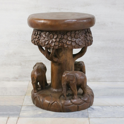 Holzhocker – Holzhocker mit Elefanten um einen Baum in Braun aus Thailand
