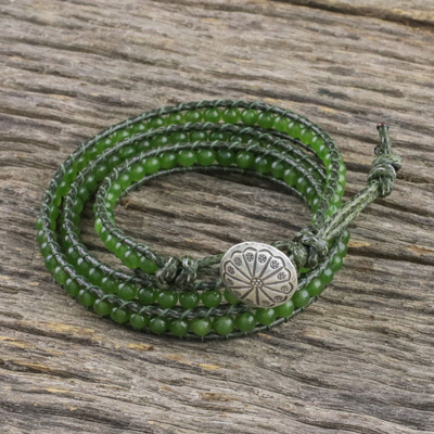 Wickelarmband aus Quarzperlen - Wickelarmband aus grünem Quarz und Lederperlen aus Thailand