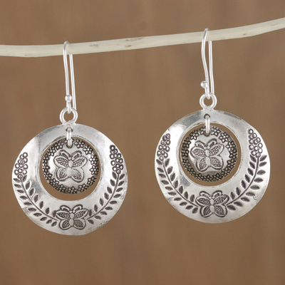 Pendientes colgantes de plata - Pendientes colgantes de mariposa de plata Karen de Tailandia
