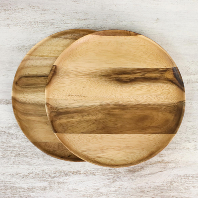 Essteller aus Holz, (Paar) - Handgefertigte Teller aus Raintree-Holz aus Thailand (Paar)
