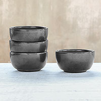 Keramik-Eisschalen, „Subtle Flavour“ (4er-Set) - Schwarze Keramik-Eisschalen aus Thailand (4er-Set)