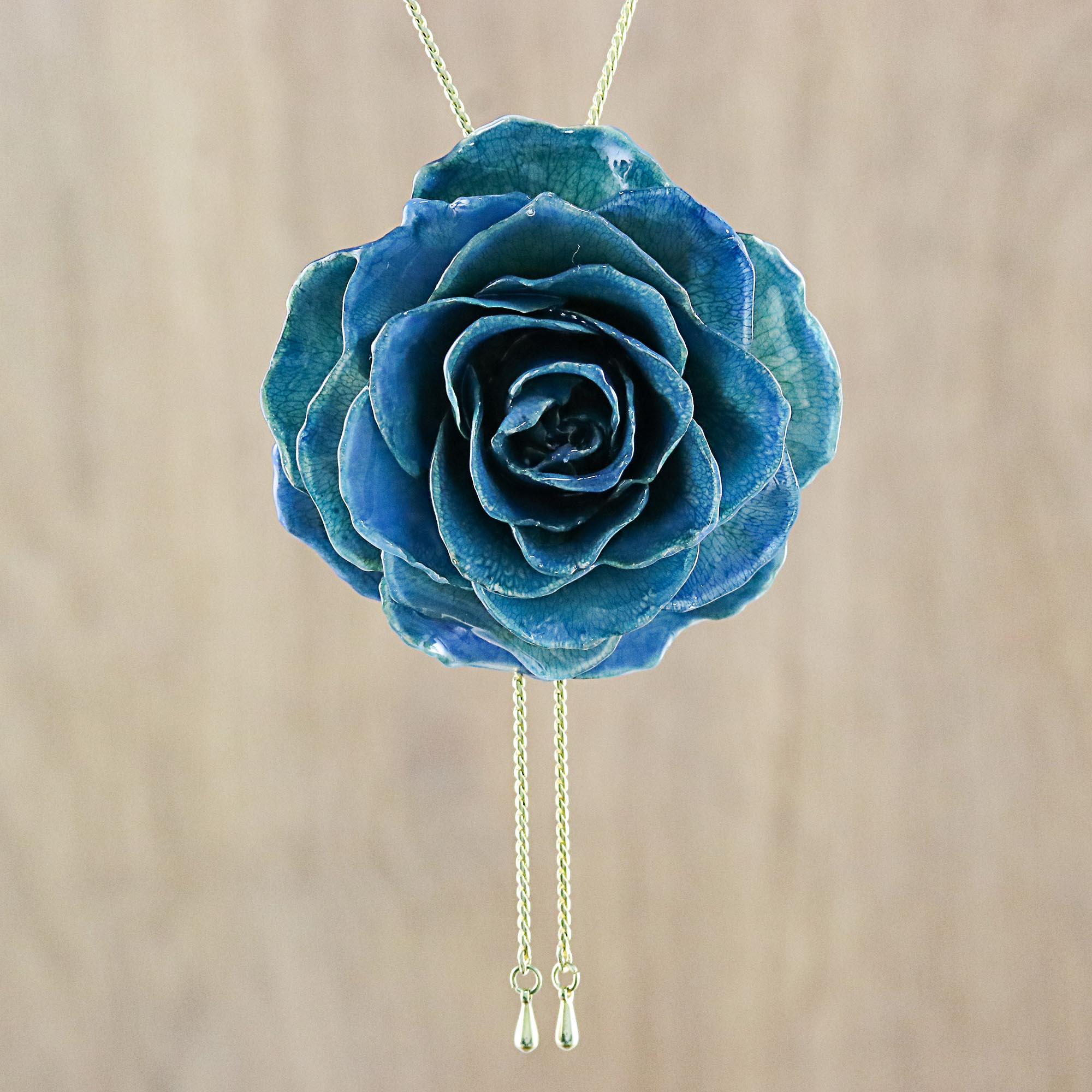 Blue Natural Rose on a Gold-Plated Lariat Necklace - Garden Rose in Dark  Blue